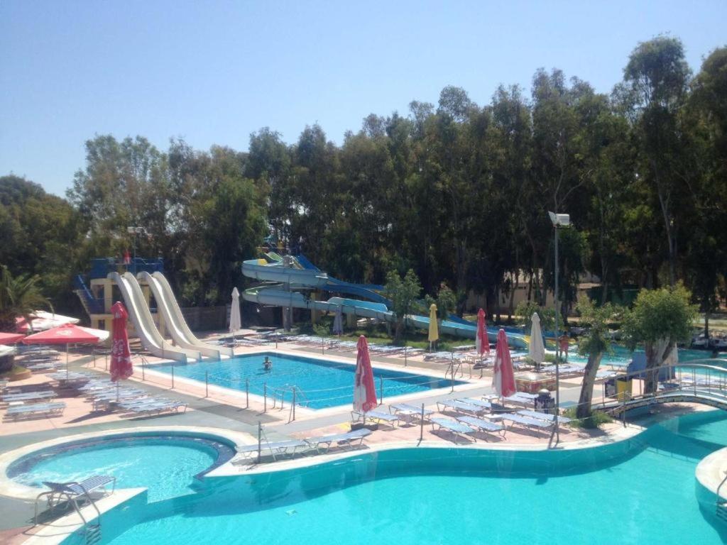 Camping Golden Sunset Alissos Bagian luar foto