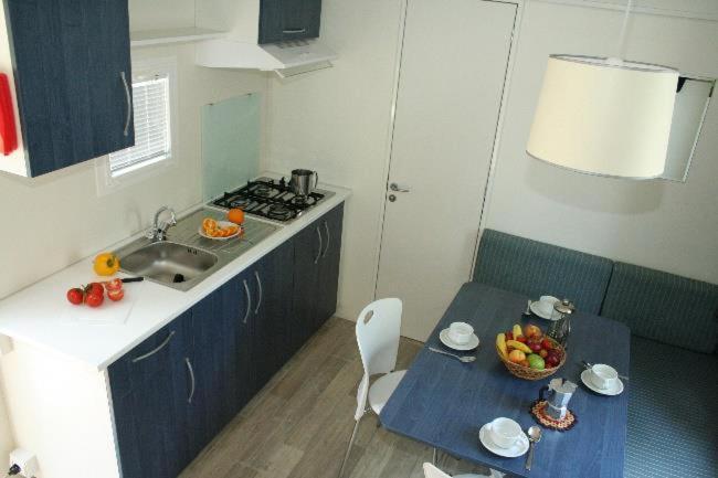 Camping Golden Sunset Alissos Bagian luar foto